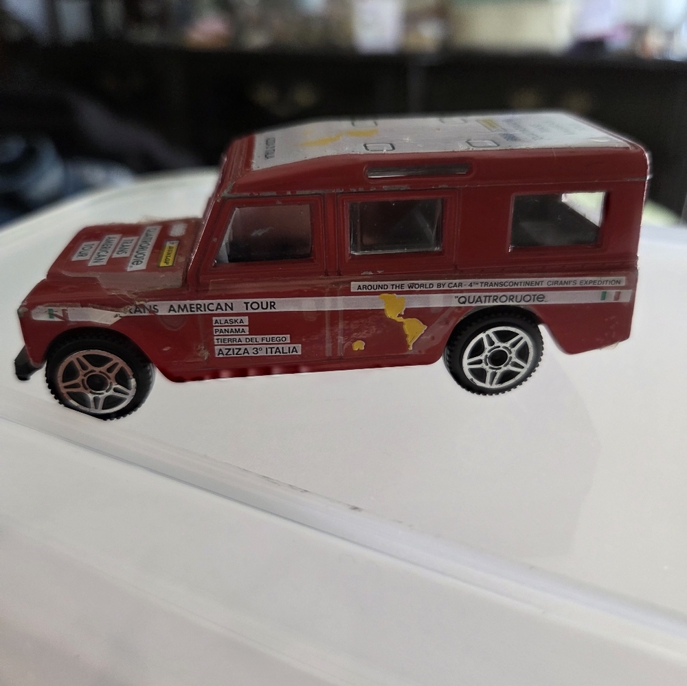 Burago Land Rover Aziza Trans American Diecast Model / Toy Car
